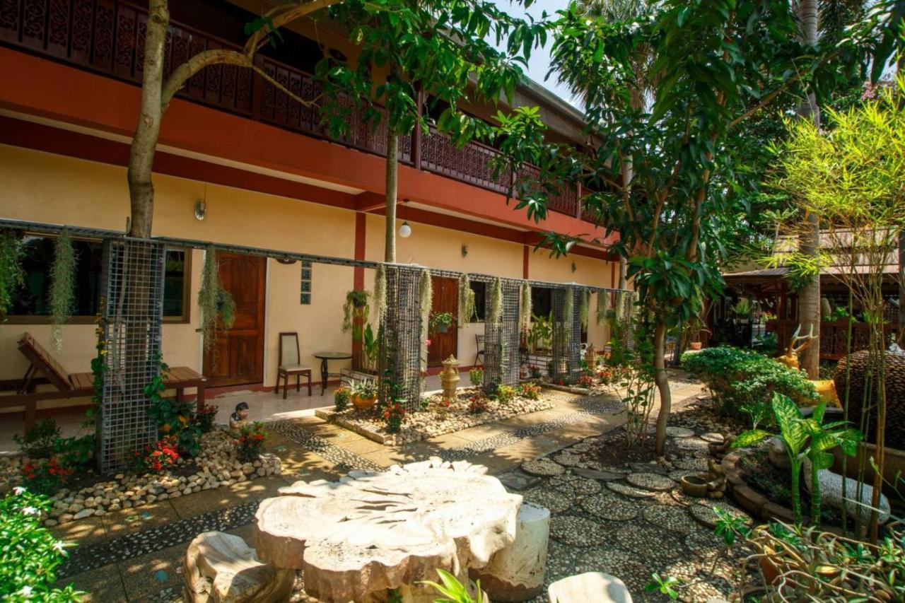 Noble Night Guesthouse Kanchanaburi Exterior foto
