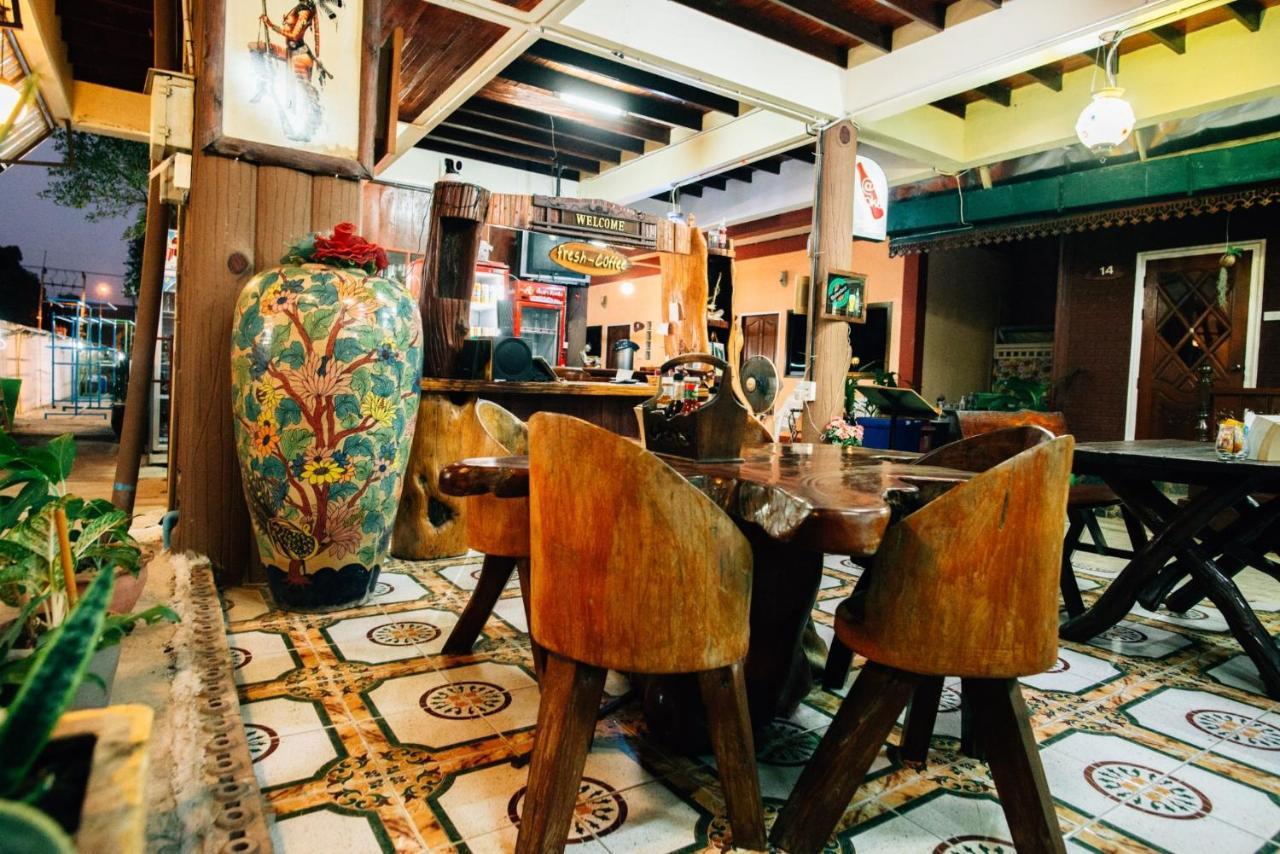 Noble Night Guesthouse Kanchanaburi Exterior foto