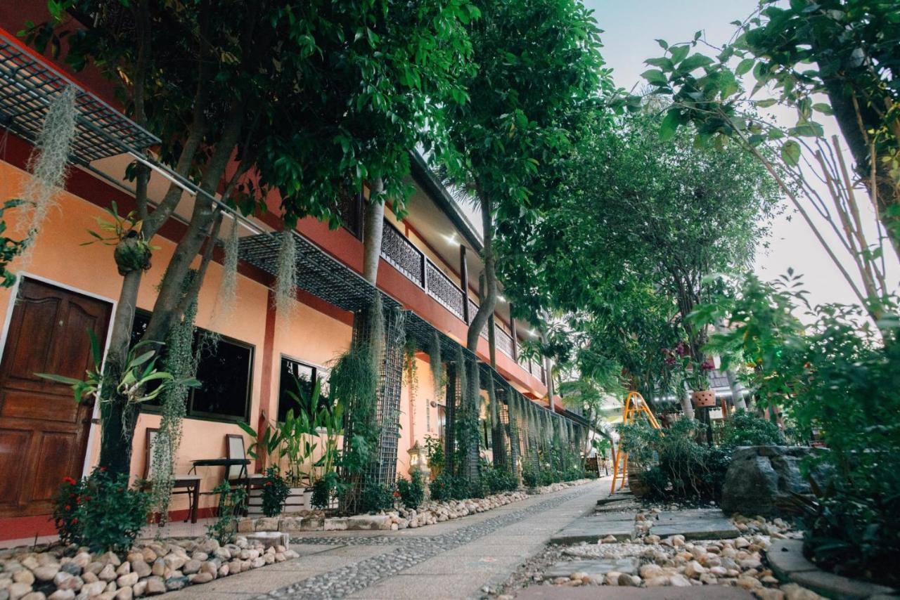 Noble Night Guesthouse Kanchanaburi Exterior foto